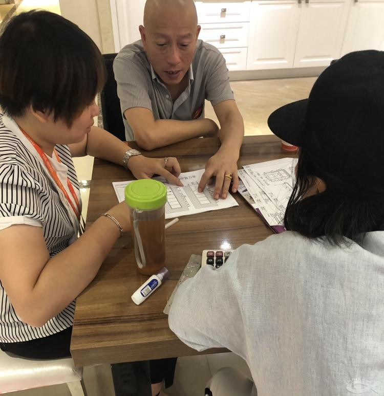 前往宜格空間修改圖紙，體驗到了耐心的服務， 還吃到了傳說中的特色午餐！